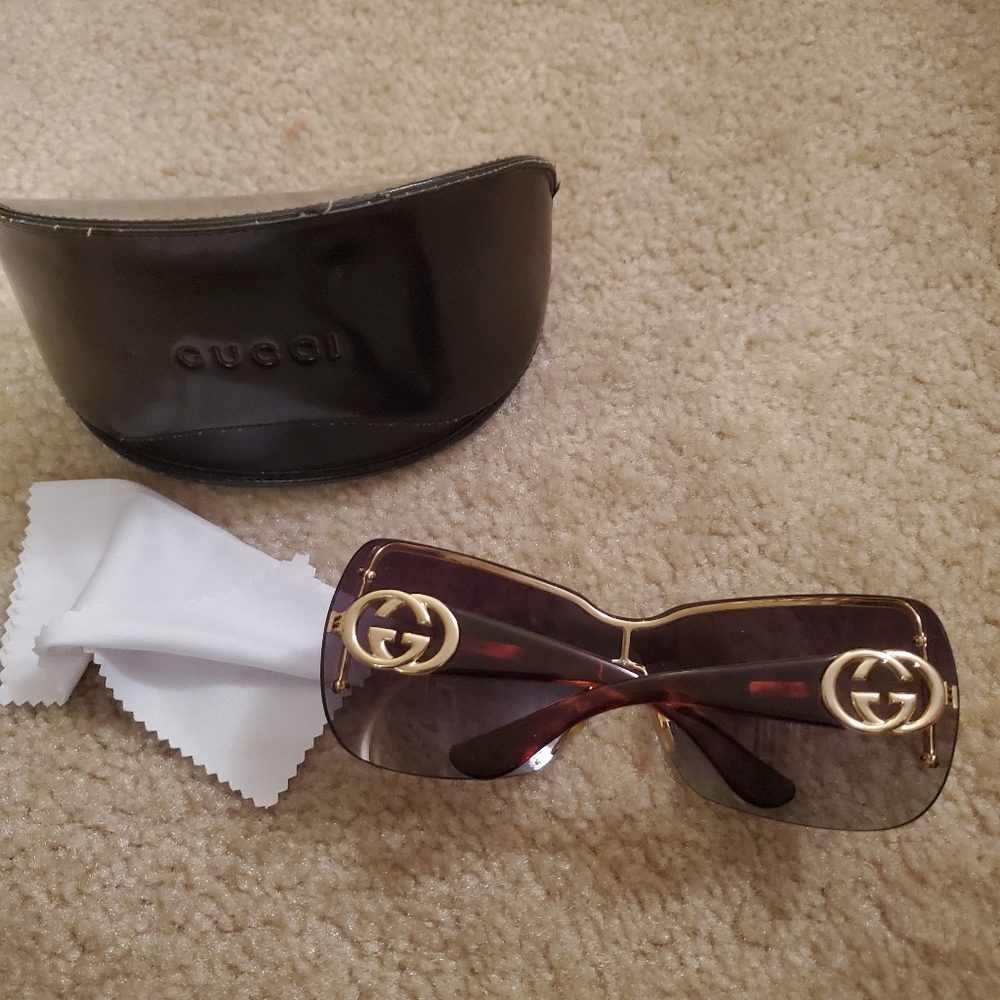 Gucci Tortoise interlocking G Sunglasses